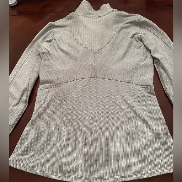 Lululemon Pullover - Excellent Used Condition - Picture 2 of 7